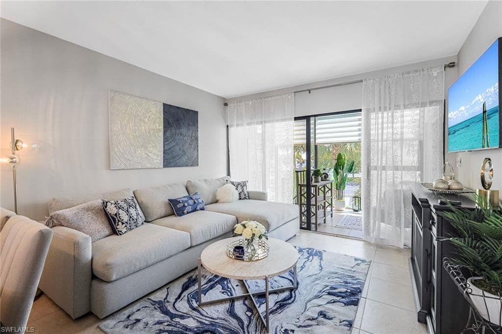 807 River Point DR 102D-4