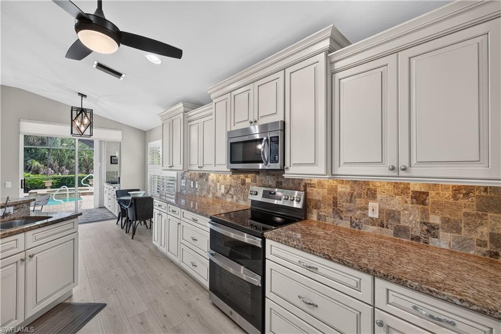 23982 Creek Branch LN-10