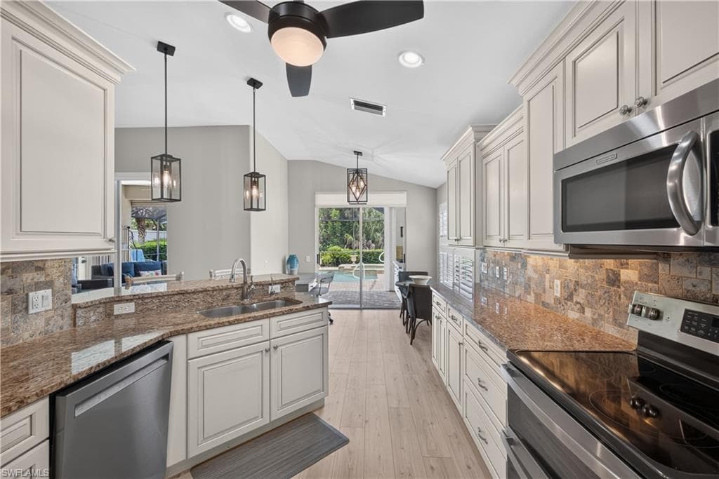 23982 Creek Branch LN-8