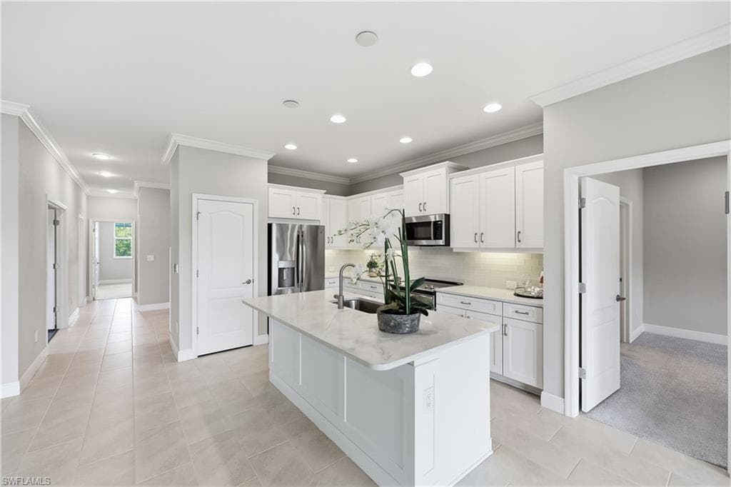 6966 Avalon CIR 908-27