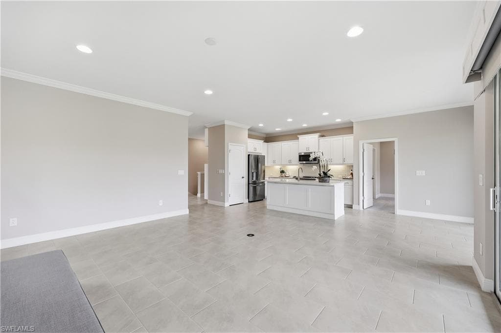 6966 Avalon CIR 908-26