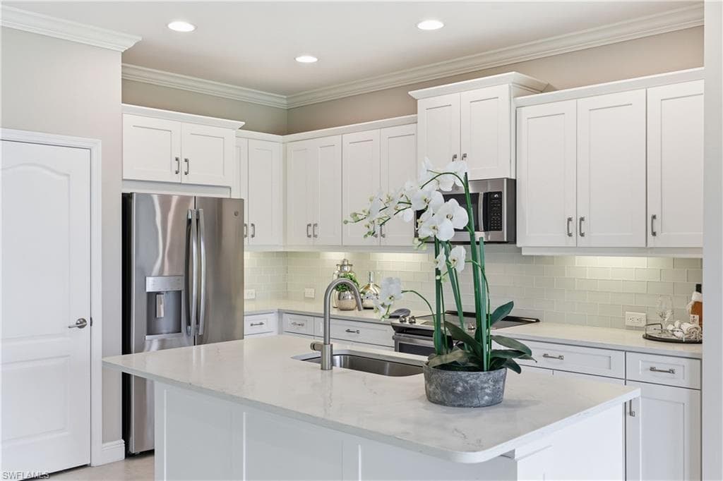 6966 Avalon CIR 908-7