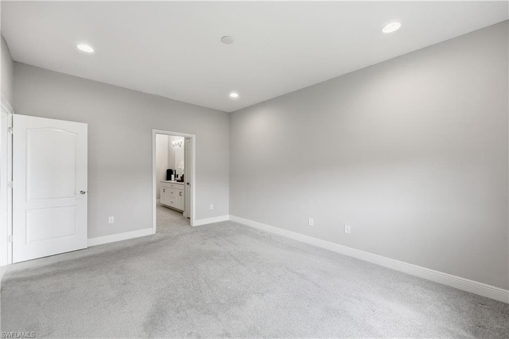 6966 Avalon CIR 908-33