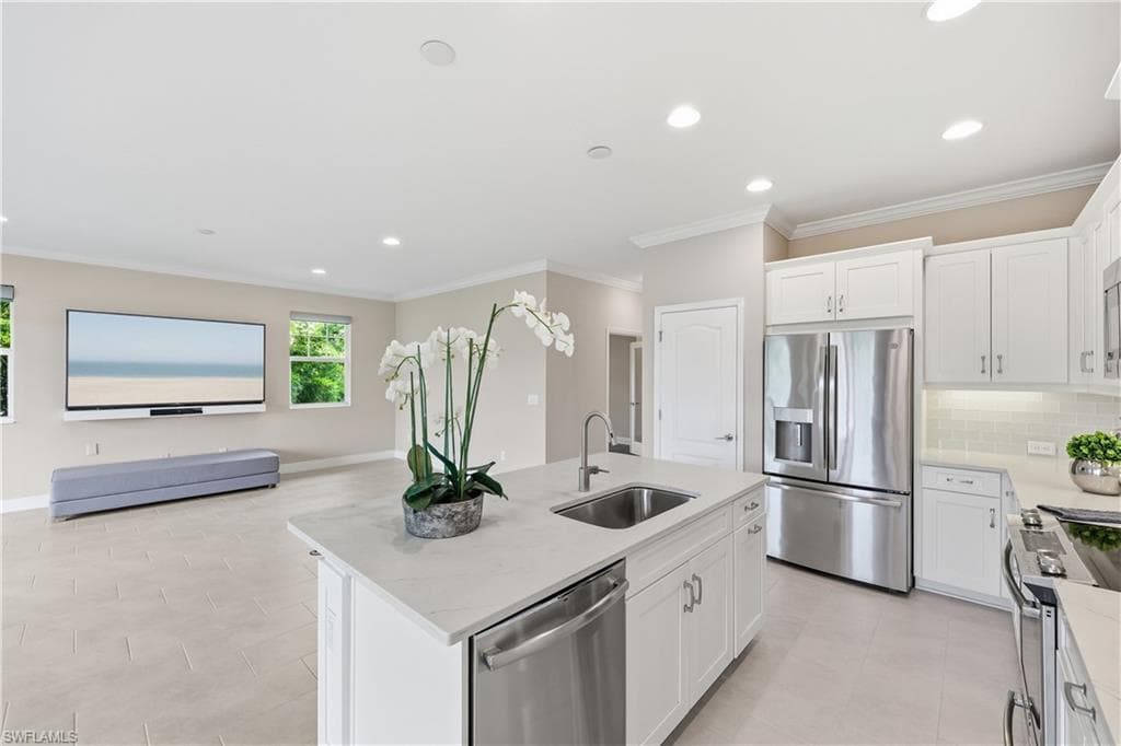 6966 Avalon CIR 908-29