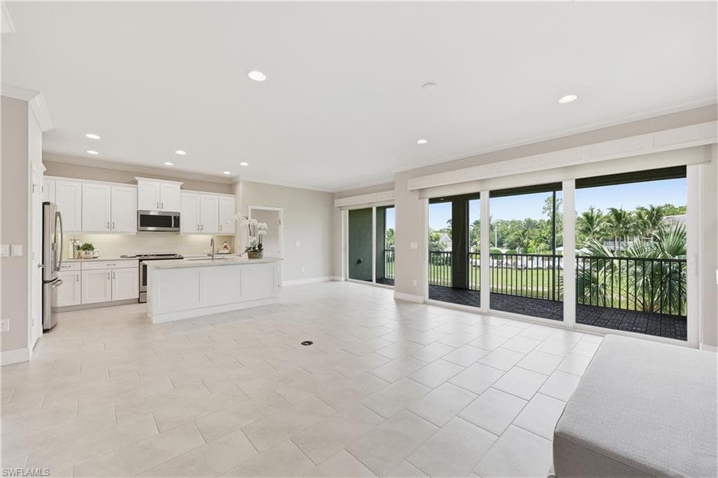 6966 Avalon CIR 908-25