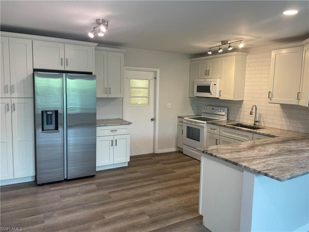 3183 Poinciana DR-5