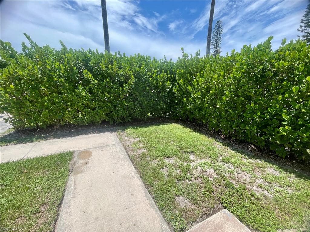 3183 Poinciana DR-14