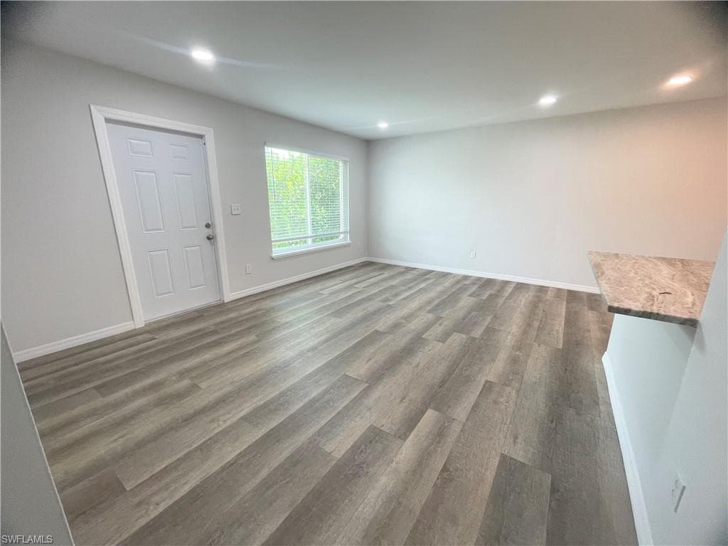 3183 Poinciana DR-11
