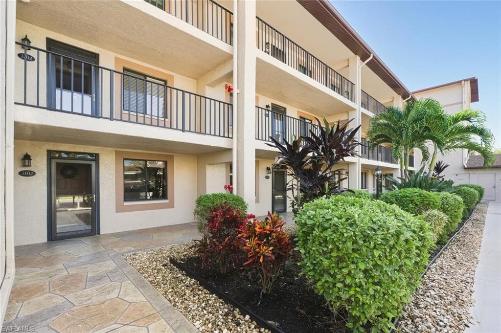 7340 Saint Ives WAY 3203-1