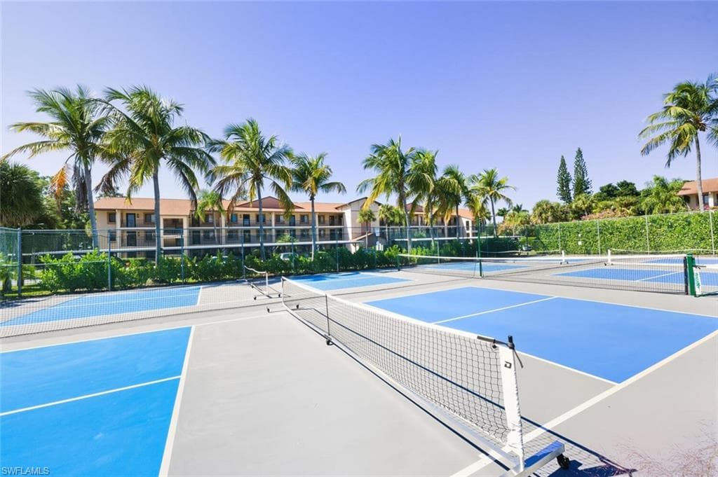 7340 Saint Ives WAY 3203-14