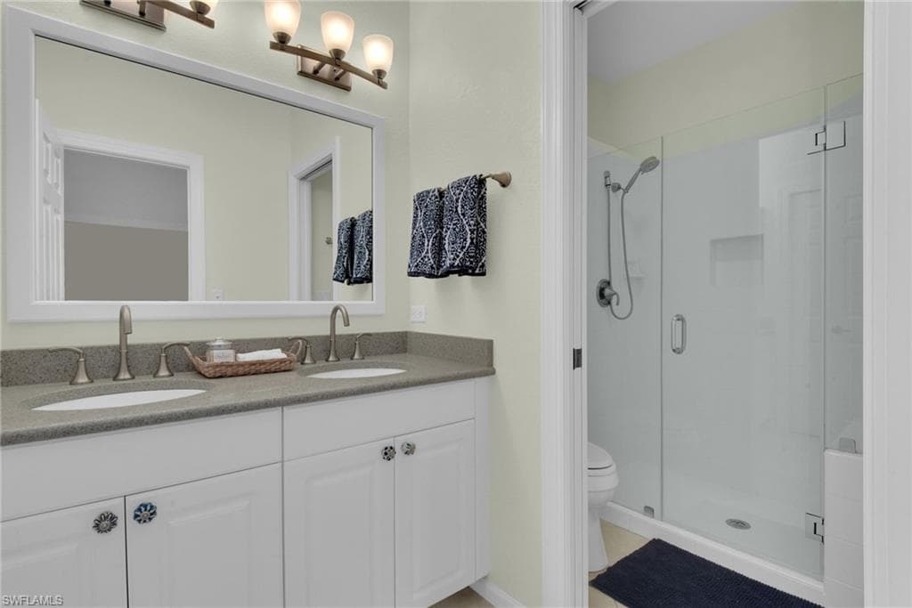 23157 Oakglen LN-30