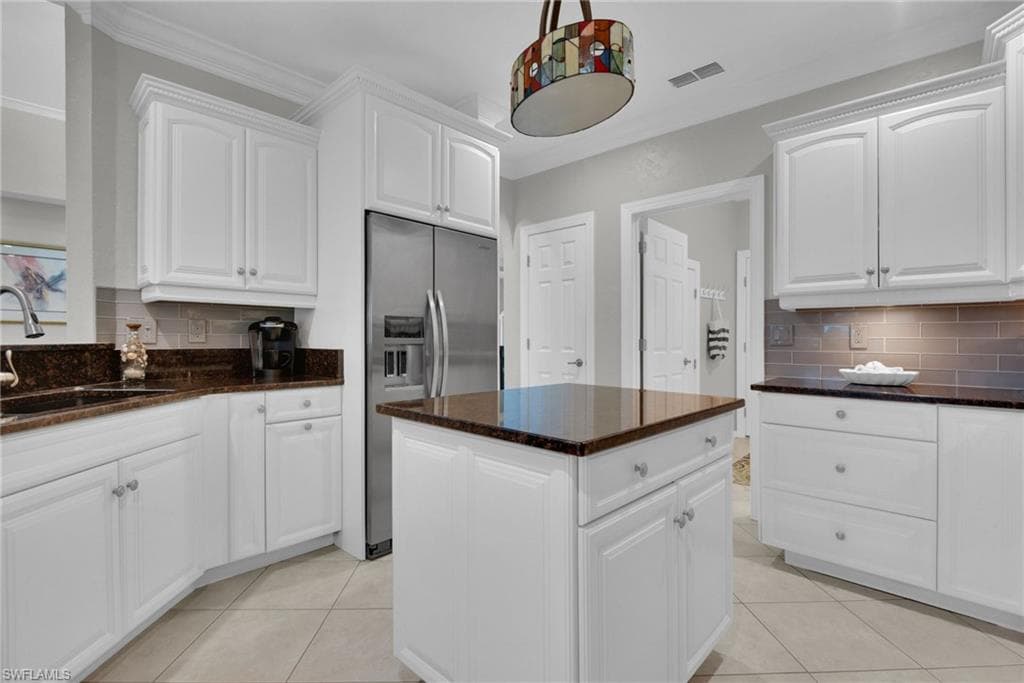 23157 Oakglen LN-11
