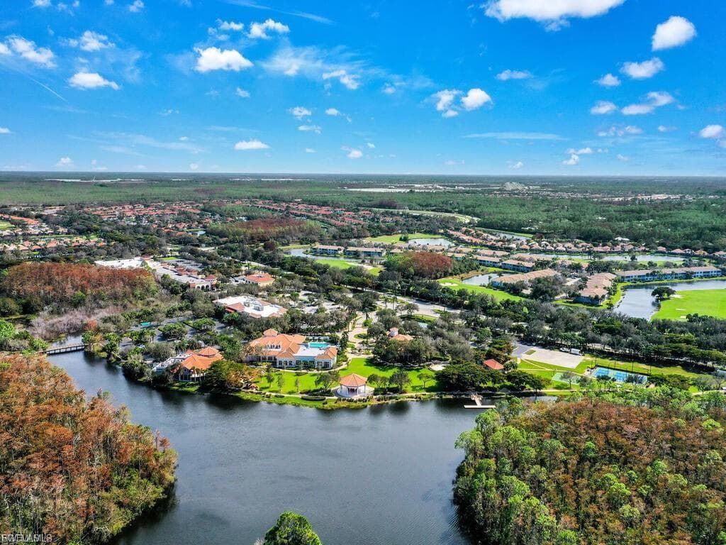 23157 Oakglen LN-40