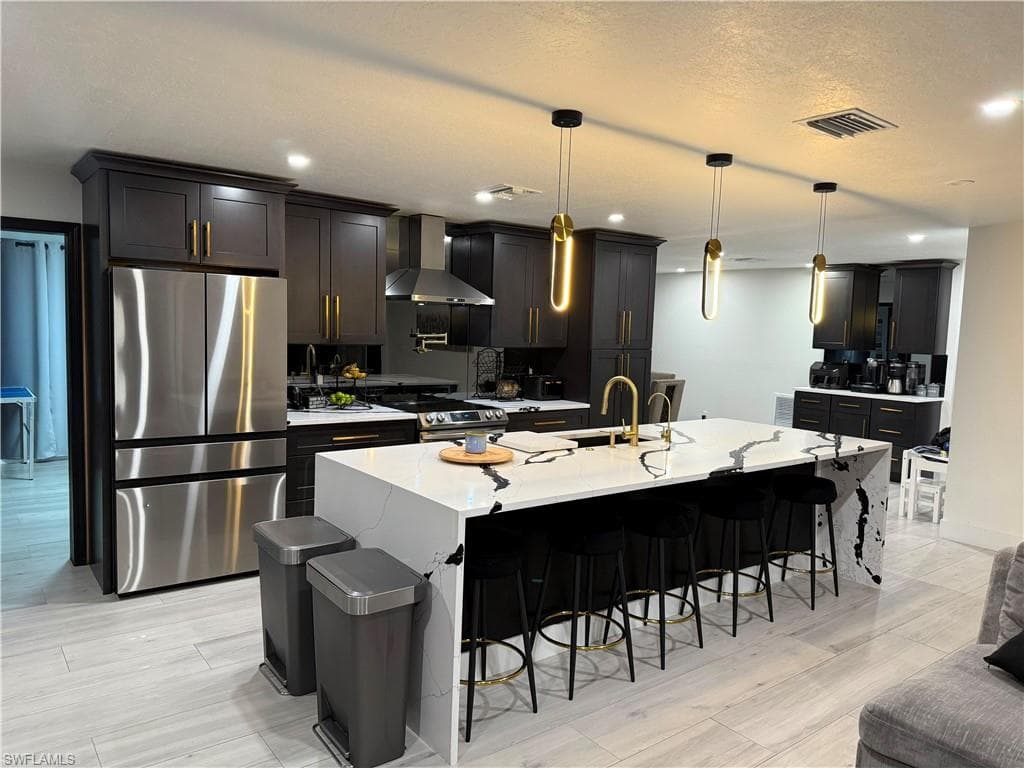 1475 N Larkwood SQ-6