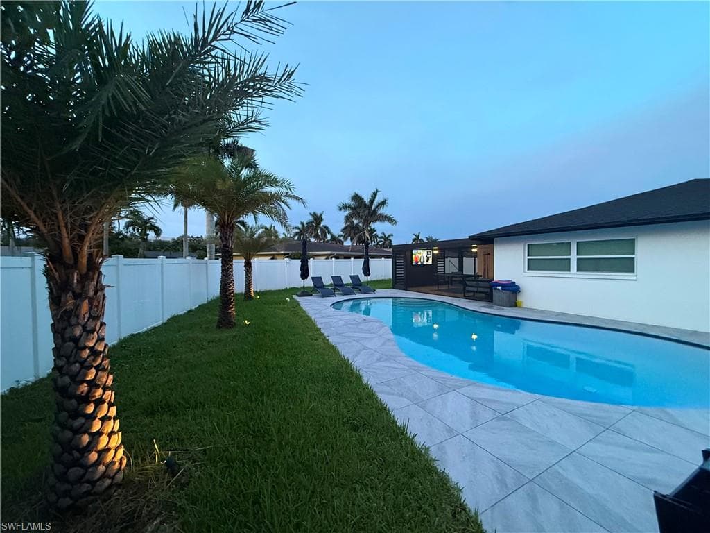 1475 N Larkwood SQ-26