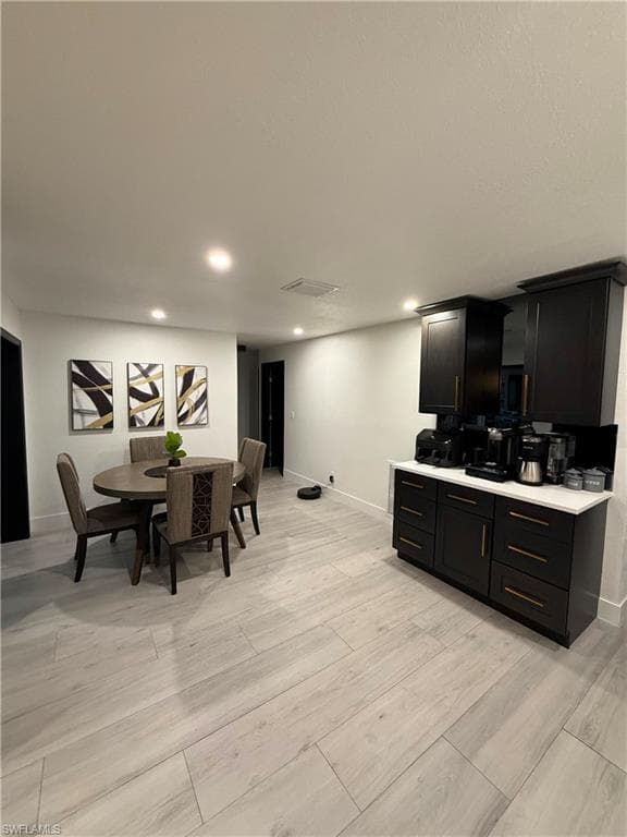 1475 N Larkwood SQ-10