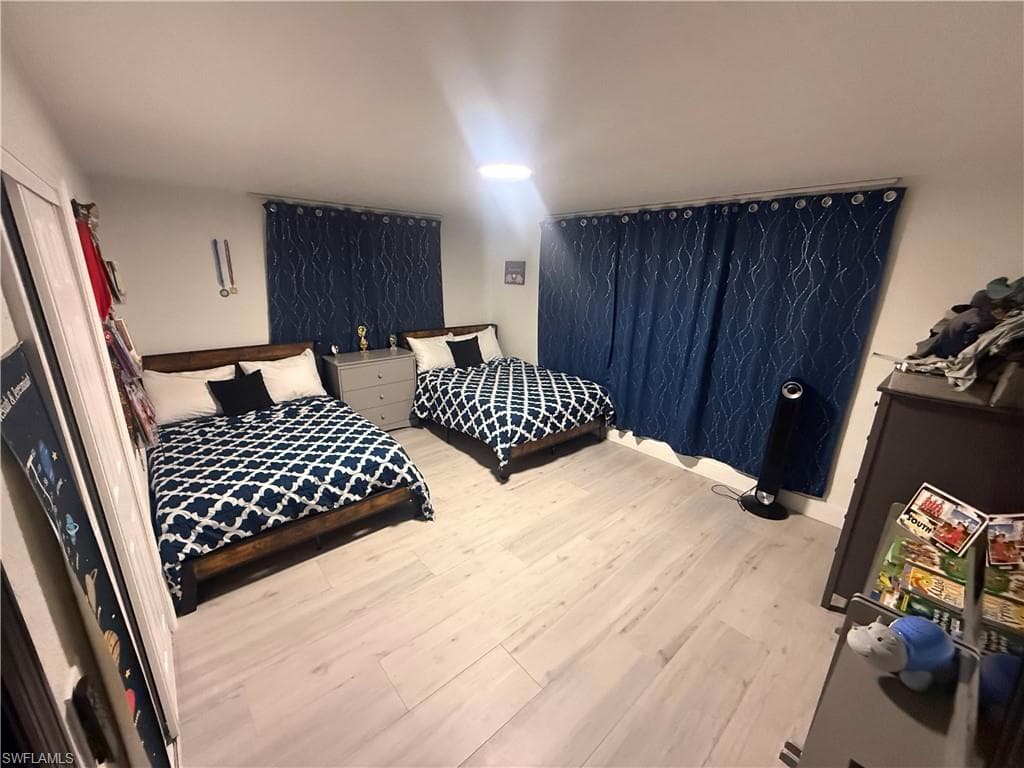 1475 N Larkwood SQ-19