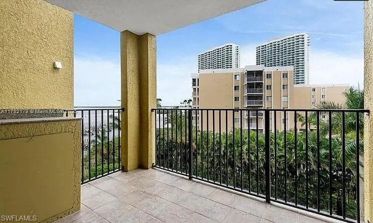 2825 Palm Beach BLVD 418-8