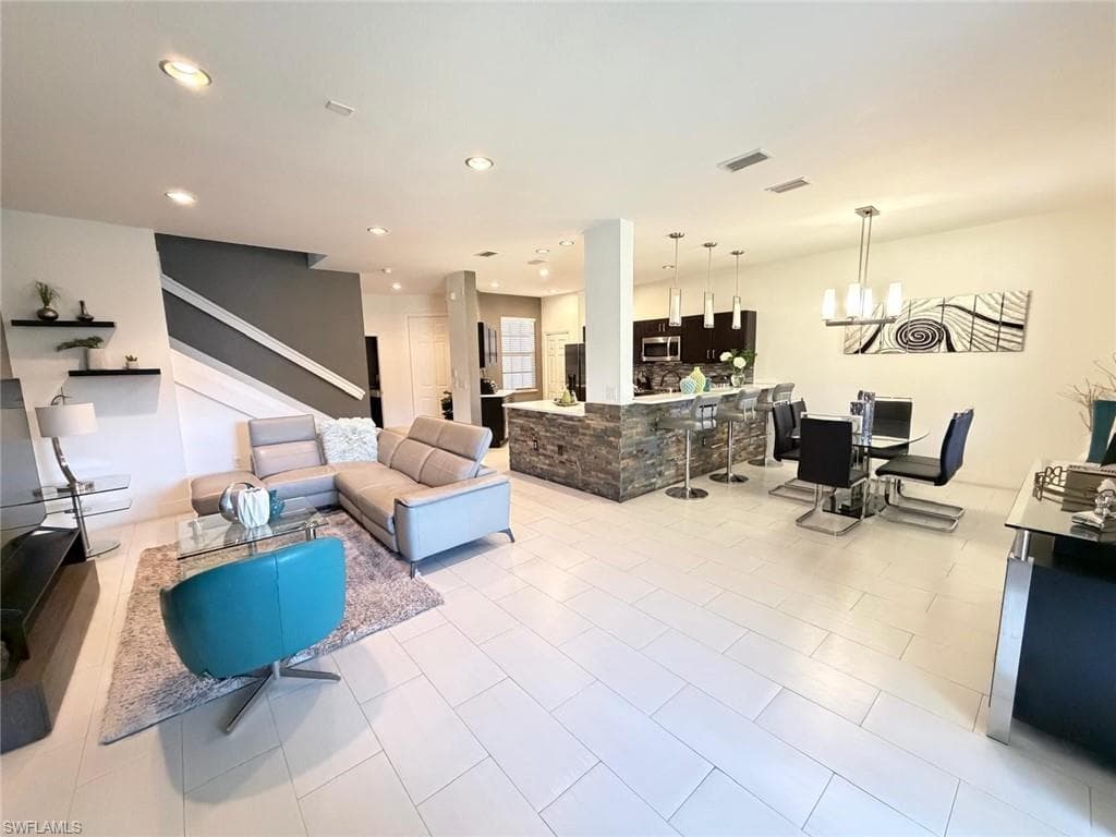 7317 Bristol CIR-9