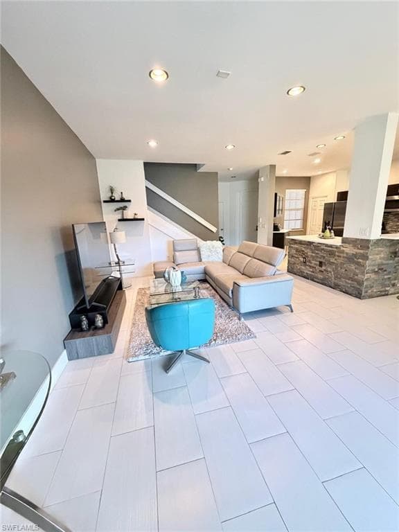 7317 Bristol CIR-11