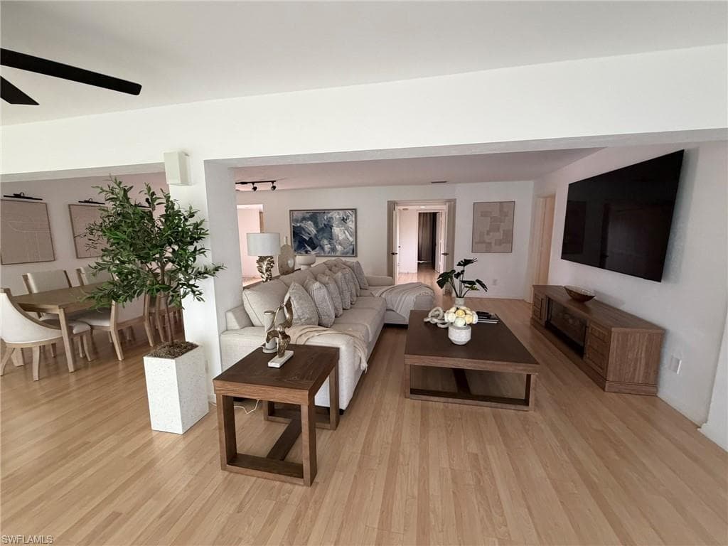 576 Retreat DR 201-1