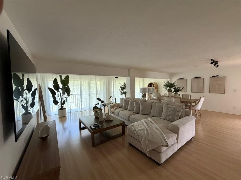 576 Retreat DR 201-15