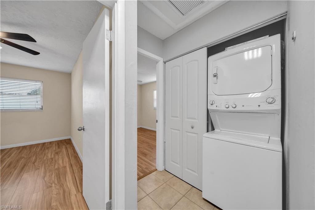 11 Hamlin CT-24