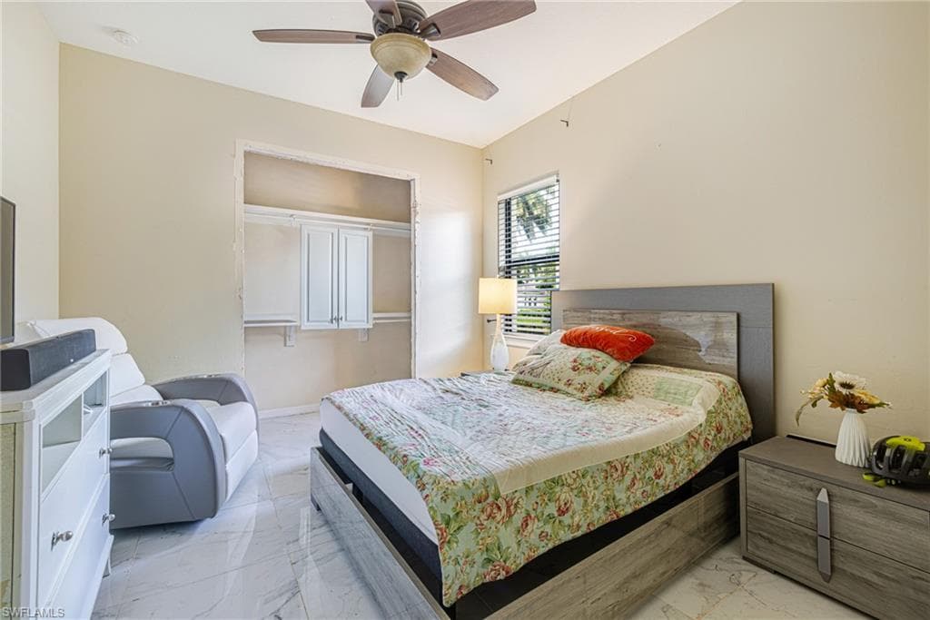 6871 Lakewood Isle DR-25