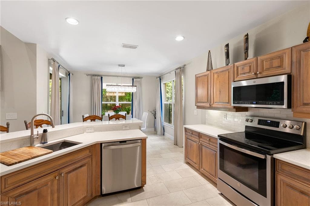 6561 Autumn Woods BLVD-11