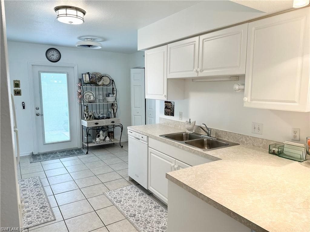 25762 Lake Amelia WAY 105-8