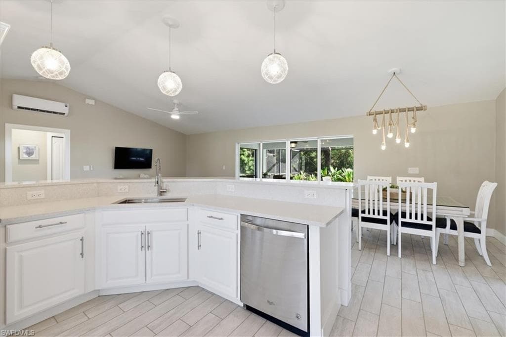 5748 Linden LN-33