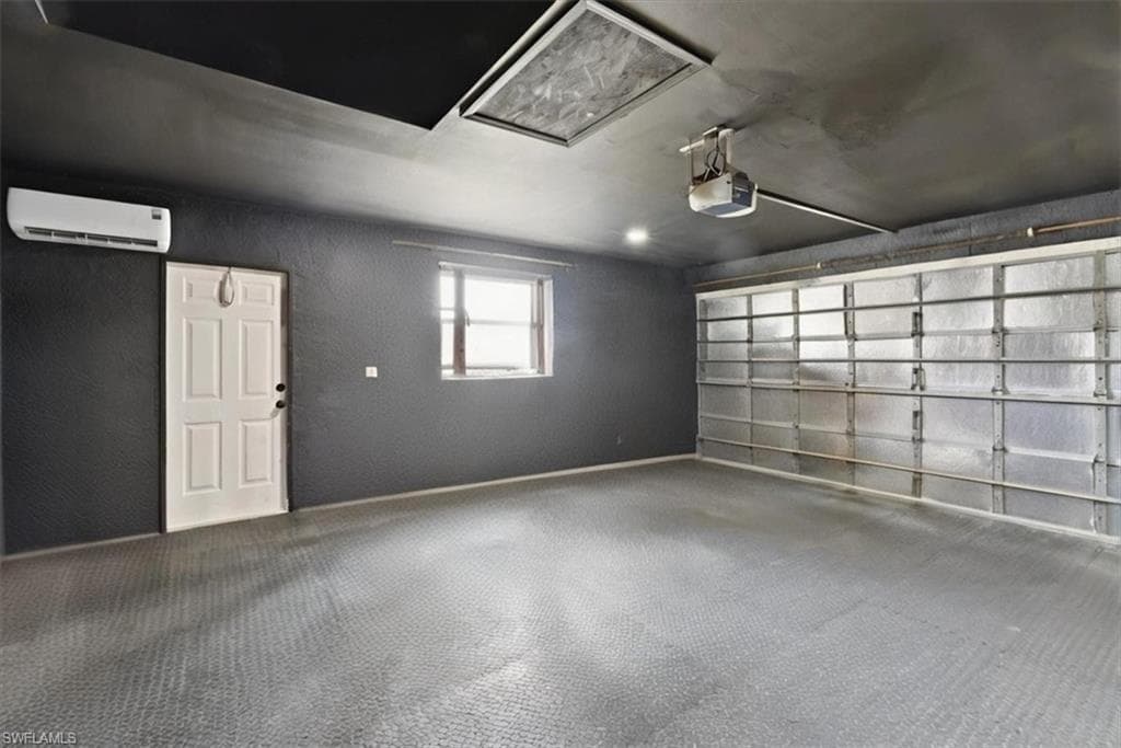 5748 Linden LN-37