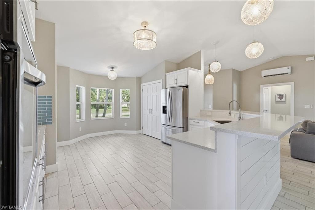 5748 Linden LN-34