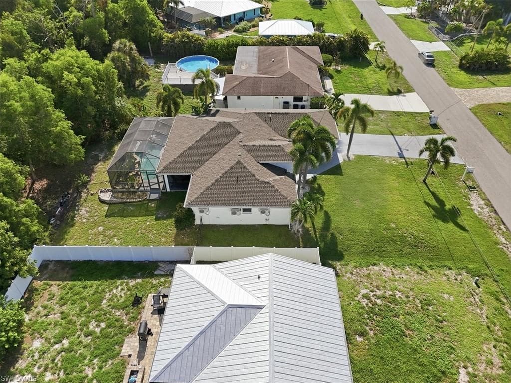5748 Linden LN-4