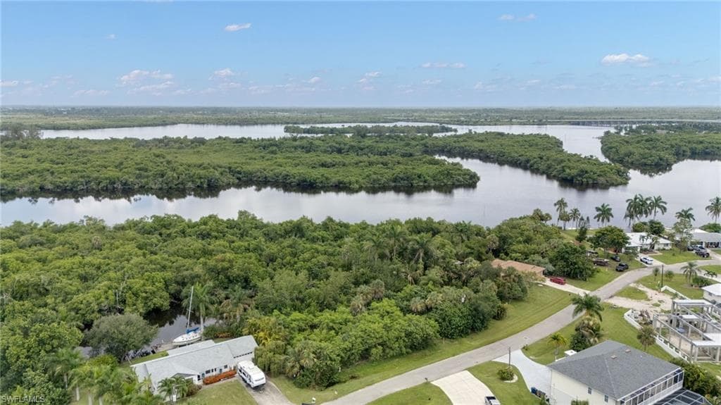 315 Shore DR-6
