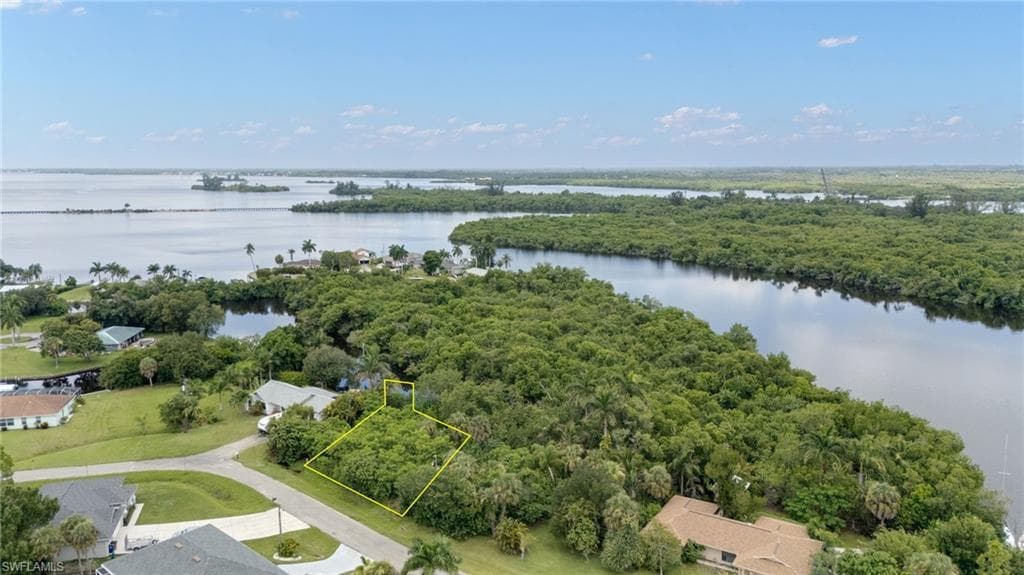 315 Shore DR-5