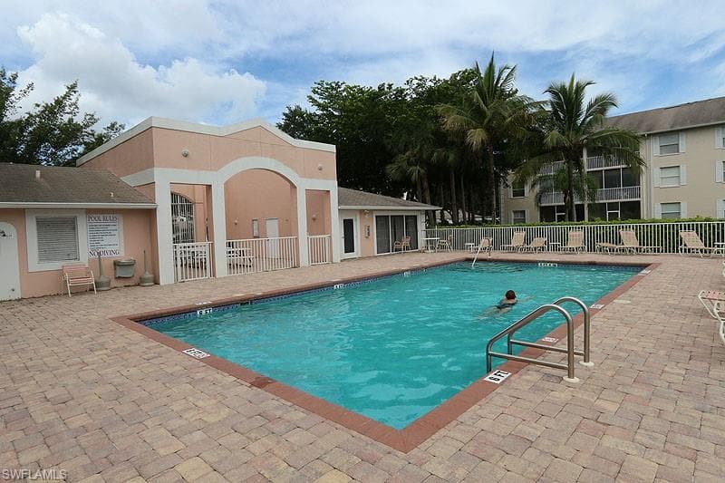 3250 Cypress Glen WAY 403-22