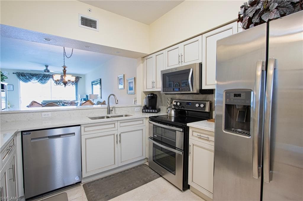 3250 Cypress Glen WAY 403-9