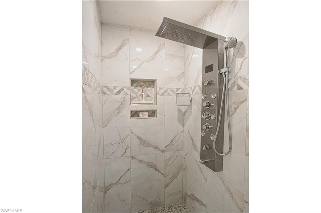 3250 Cypress Glen WAY 403-15