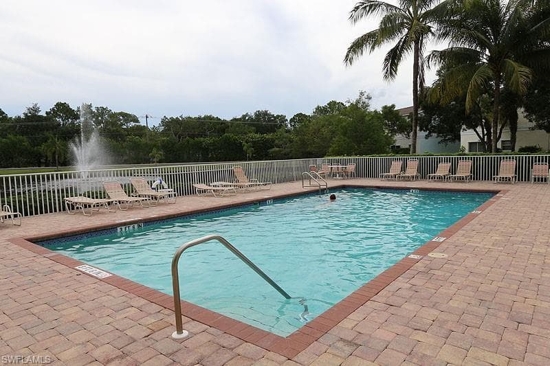 3250 Cypress Glen WAY 403-21