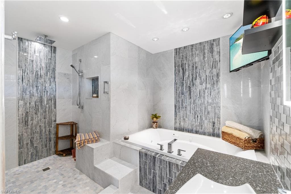 8124 Estero BLVD-17