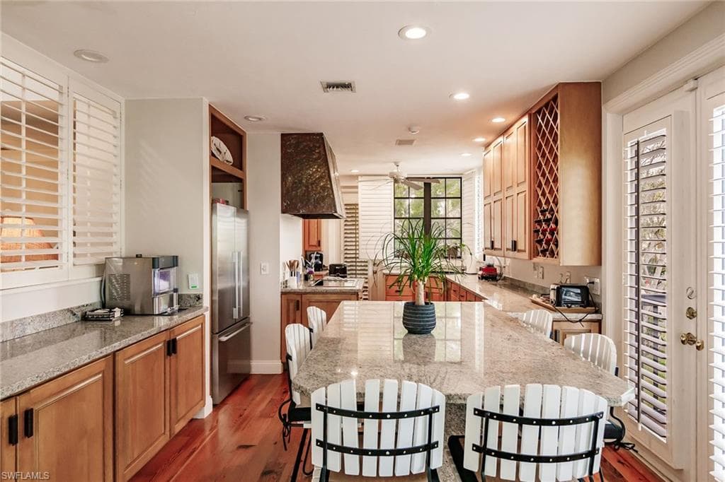 376 Leatherfern LN-17