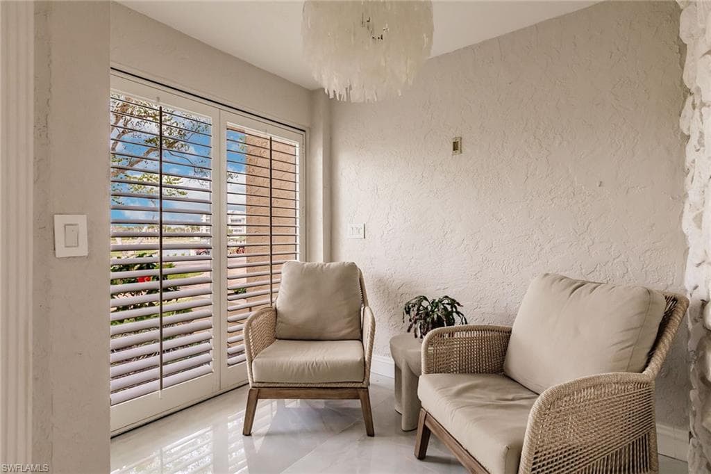 376 Leatherfern LN-9
