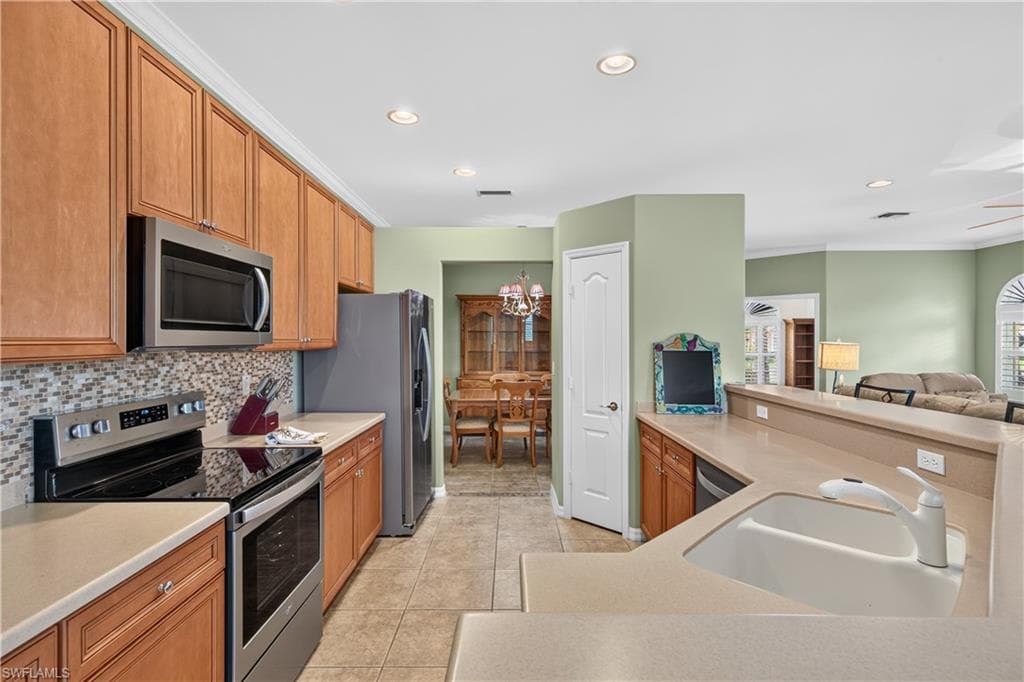 13818 Village Creek DR-16