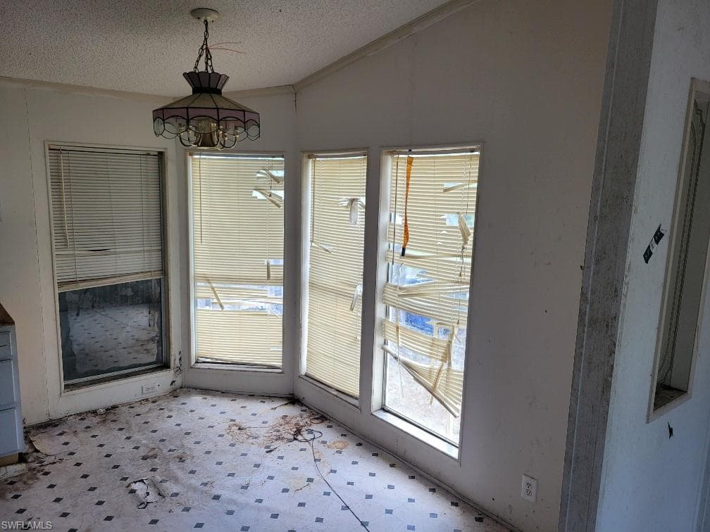 12040 Live Oak DR-9