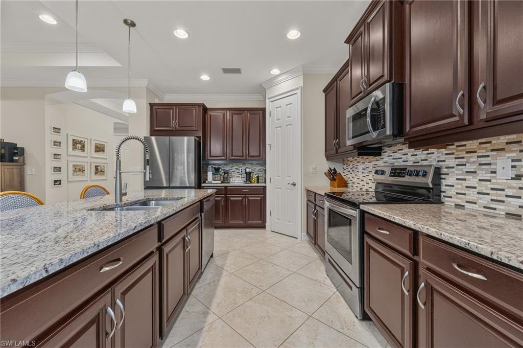 16423 Barclay CT-17