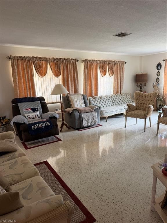 225 Lake DR-5