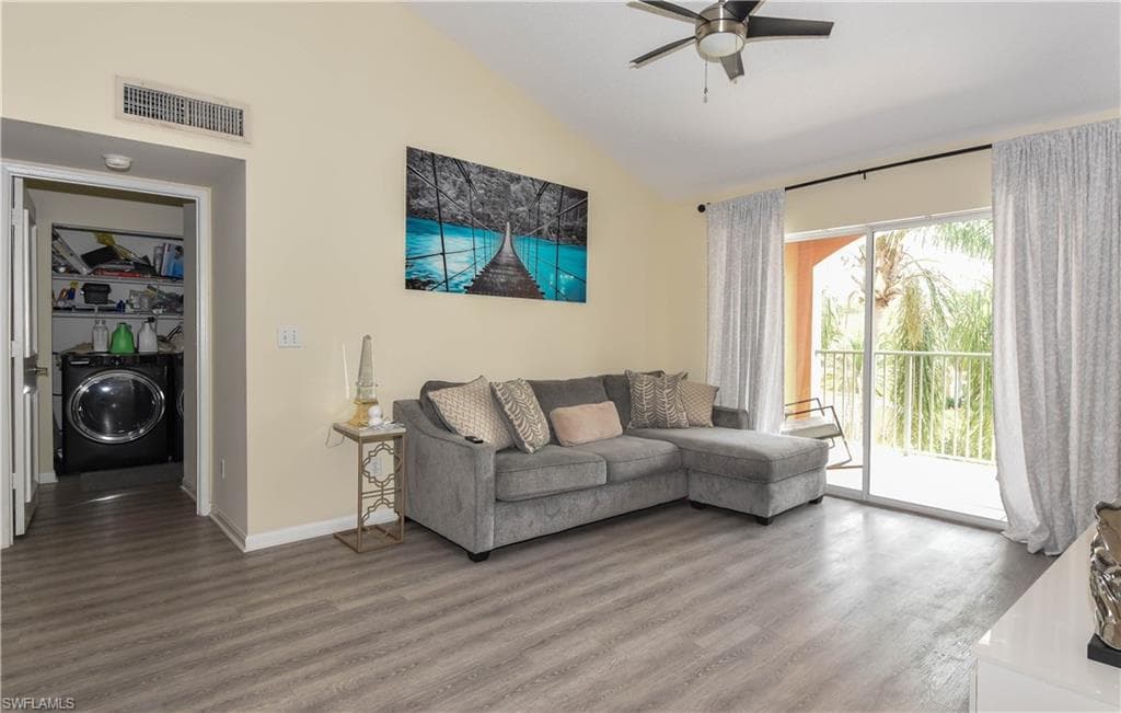 1275 Wildwood Lakes BLVD 303-6