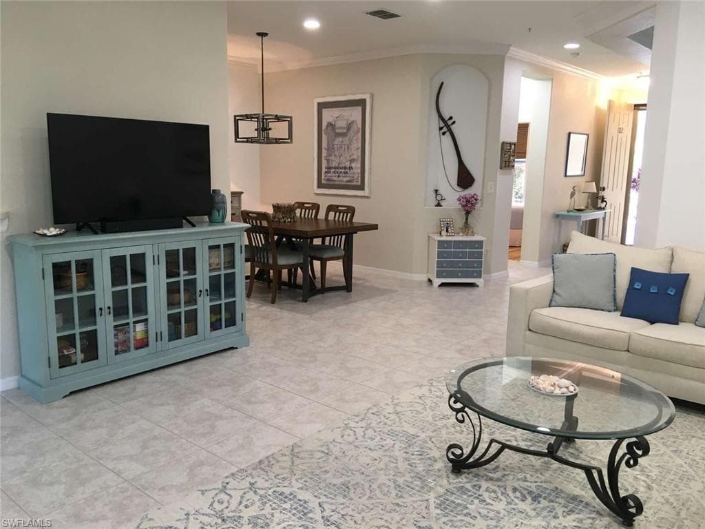 4695 Winged Foot CT 102-20