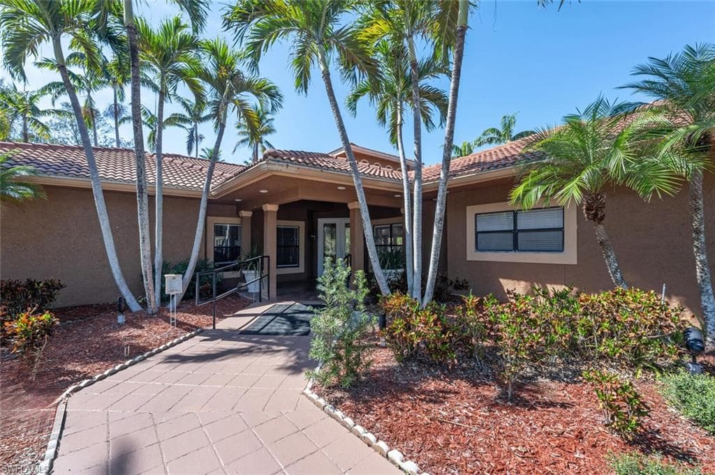 2190 Arbour Walk CIR 2221-22